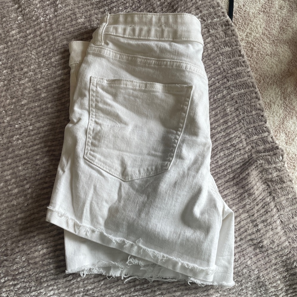 American eagle white shorts size 8